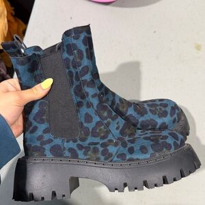 Blue Leopard Print Chelsea Lug Boots - Women's Fashion Ankle Boots